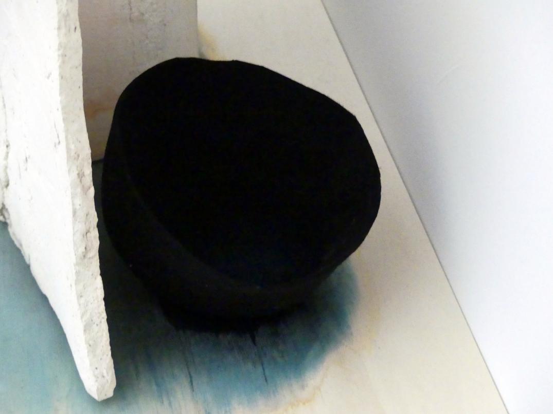 Katinka Bock (2010), Roman Corner, Stuttgart, Kunstmuseum, Saal 18, 2010, Bild 4/6