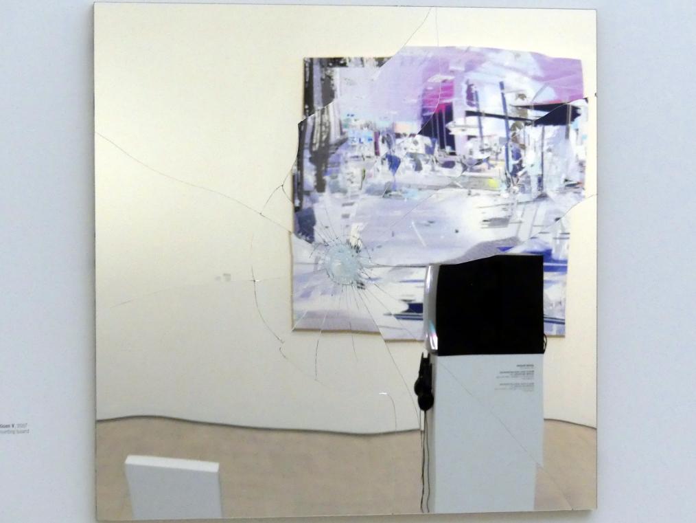 Josephine Meckseper (2003–2007), Das Ende des Panoptikums V, Stuttgart, Kunstmuseum, Saal 21, 2007, Bild 2/3