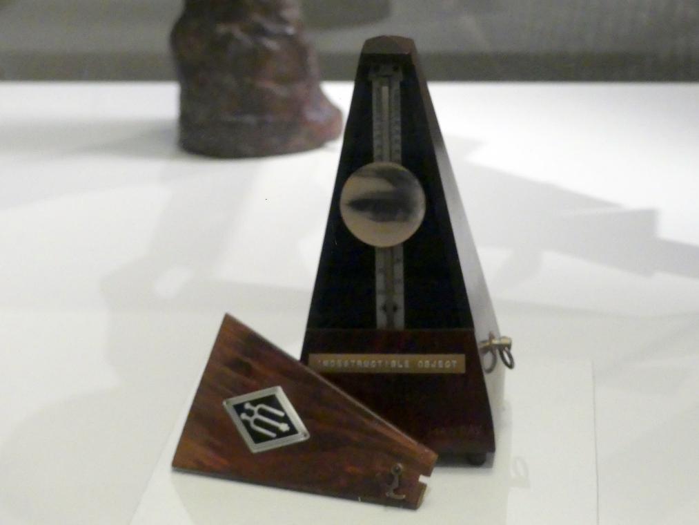 Man Ray (1914–1939): Unzerstörbares Objekt, 1923