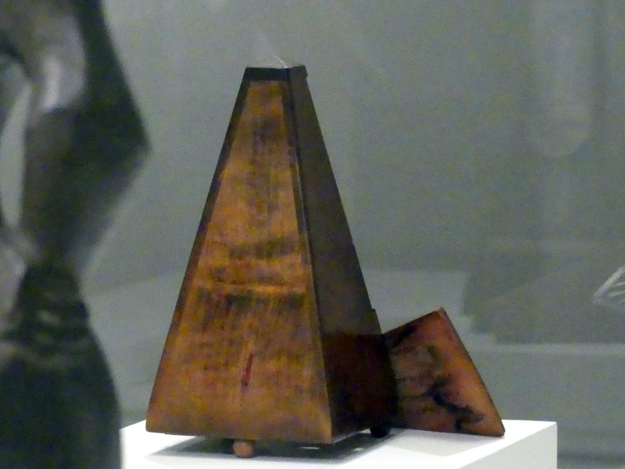 Man Ray (1914–1939), Unzerstörbares Objekt, New York, Metropolitan Museum of Art (Met), Saal 908, 1923, Bild 2/5