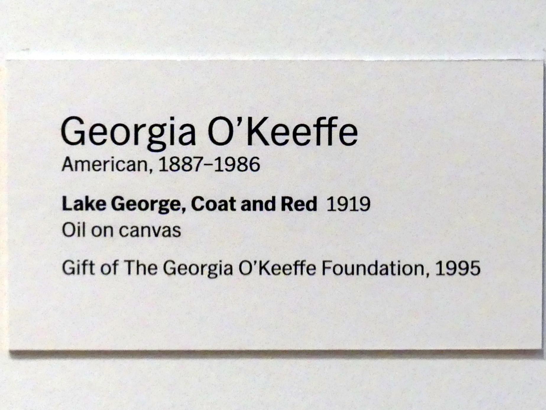 Georgia O’Keeffe (1918–1937), Lake George, Mantel und Rot, New York, Museum of Modern Art (MoMA), Saal 505, 1919, Bild 2/2