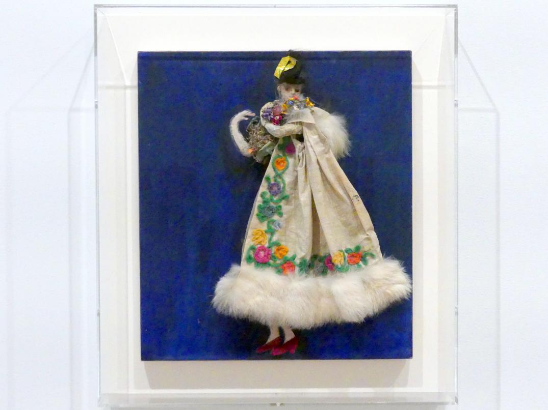 Florine Stettheimer (1912–1942), Kostümdesign (Georgette) für das Künstlerballett Orphée der Quat-z-arts, New York, Museum of Modern Art (MoMA), Saal 509, um 1912, Bild 2/3