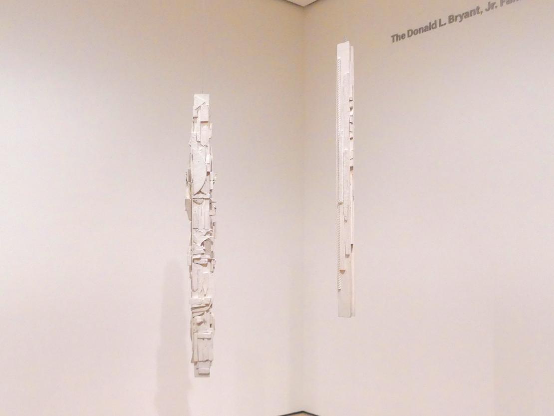 Louise Nevelson (1954–1983), Hängende Säule (von Dawns Hochzeitsfest), New York, Museum of Modern Art (MoMA), Saal 404, 1959, Bild 2/3