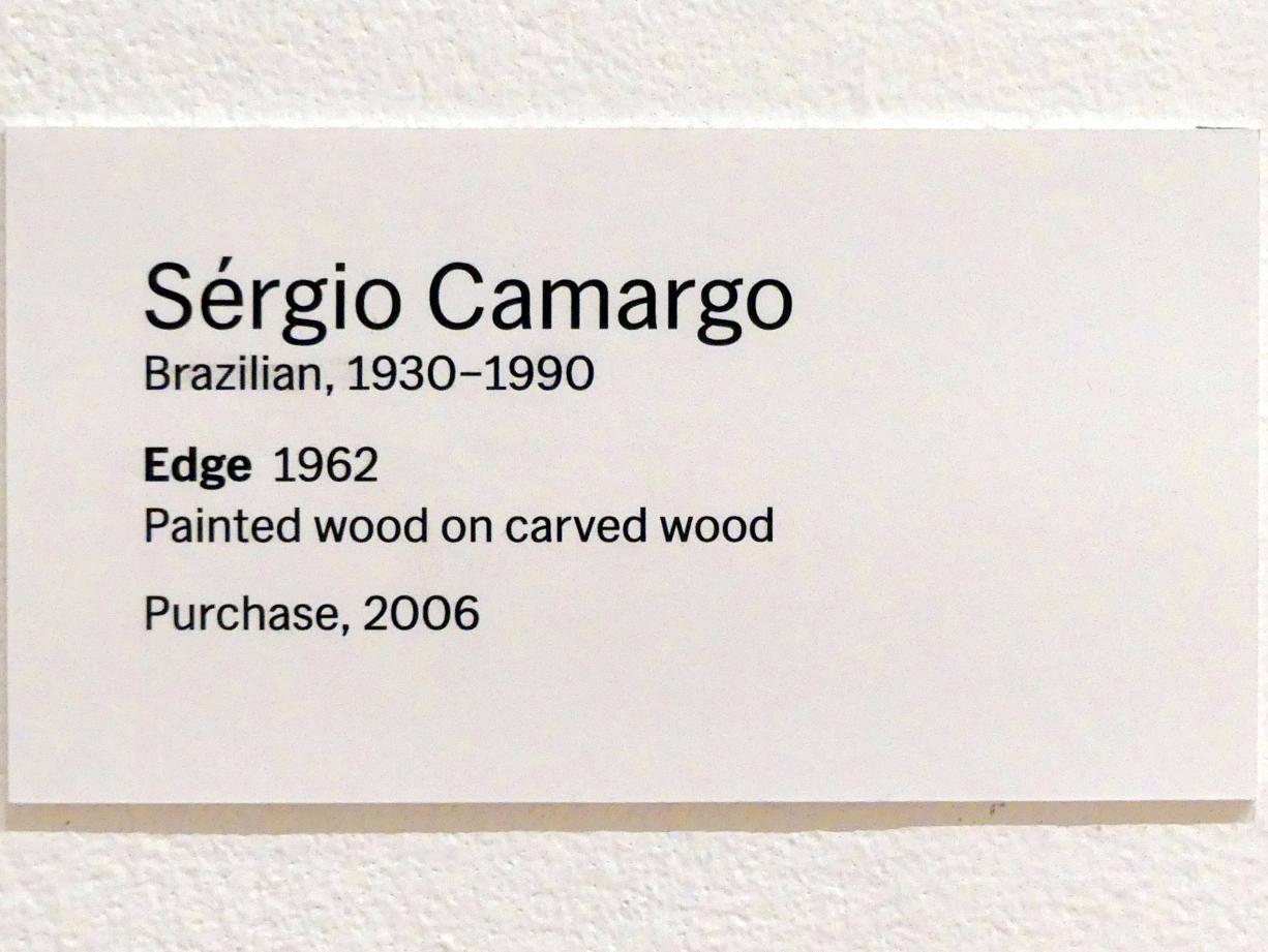 Sérgio de Camargo (1962), Kante, New York, Museum of Modern Art (MoMA), Saal 406, 1962, Bild 3/3