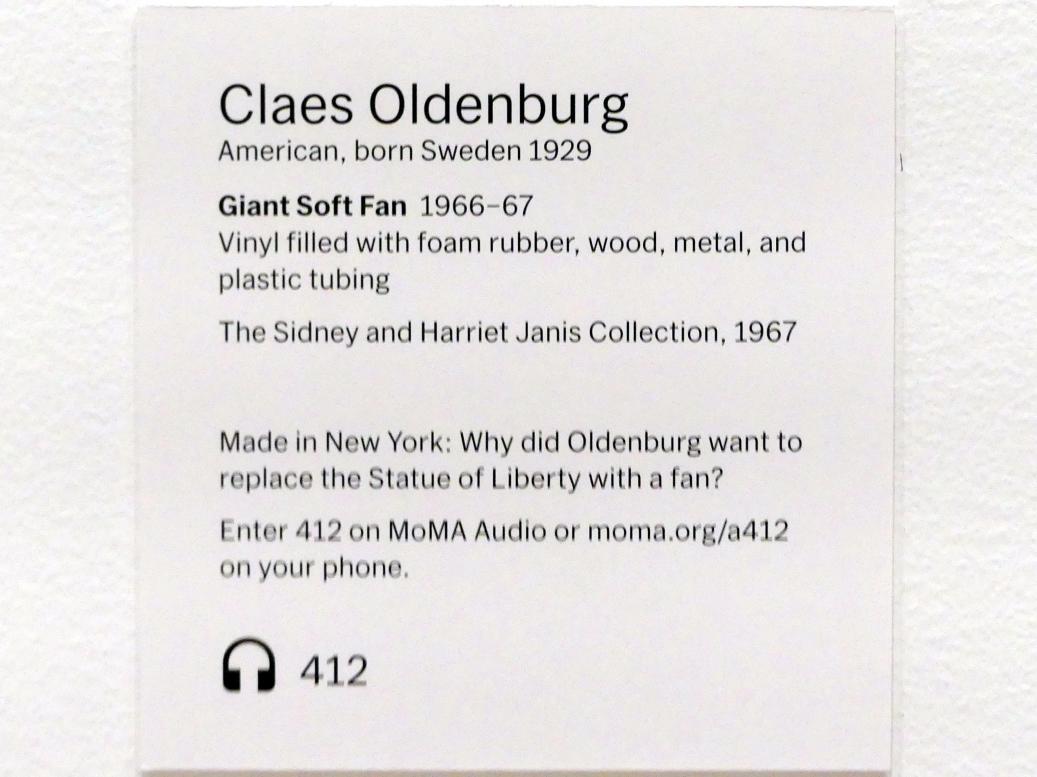 Claes Oldenburg (1961–1971), Riesiger weicher Ventilator, New York, Museum of Modern Art (MoMA), Saal 412, 1966–1967, Bild 4/4