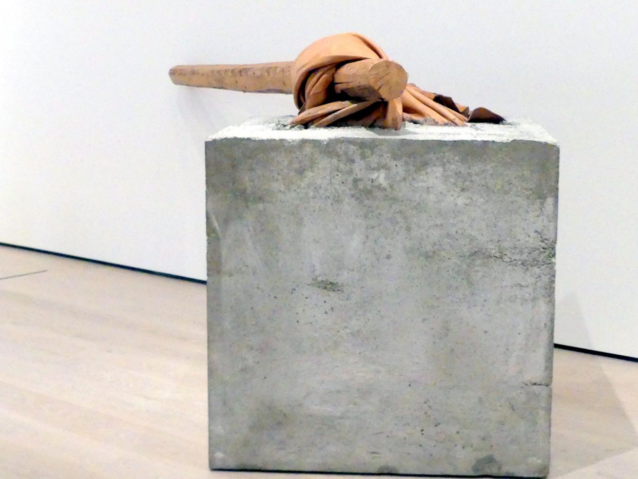 Giovanni Anselmo (1968–1969), Drehung, New York, Museum of Modern Art (MoMA), Saal 413, 1968, Bild 3/5