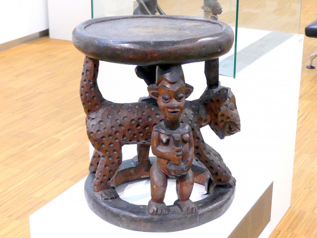 Leoparden-Hocker, Nürnberg, Germanisches Nationalmuseum, Saal 211, um 1900, Bild 2/5