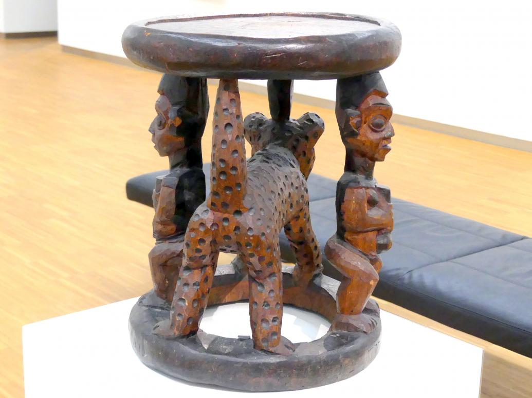 Leoparden-Hocker, Nürnberg, Germanisches Nationalmuseum, Saal 211, um 1900, Bild 3/5