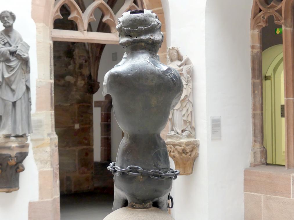 Brunnenfigur, sog. Hansel, Nürnberg, Heilig-Geist-Spital, jetzt Nürnberg, Germanisches Nationalmuseum, Saal 31, um 1380, Bild 4/8