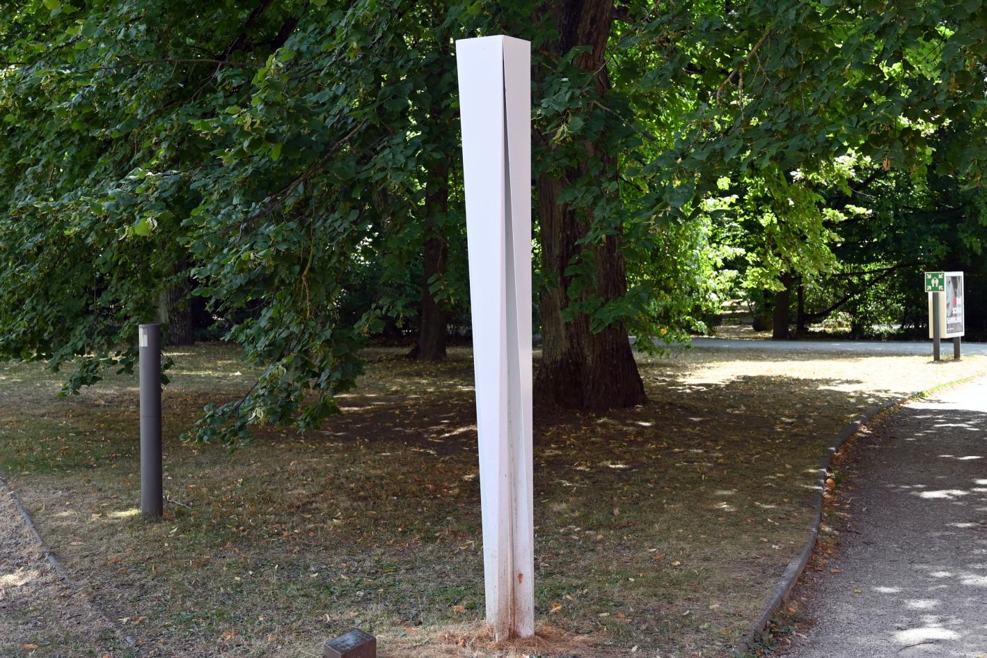 Ben Muthofer (Norbert Muthofer) (1981–1996), Lichtstele, Regensburg, Stadtpark, 1996, Bild 5/5