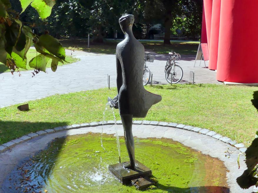 Herbert Volwahsen (1949–1965), Große Fußwaschende, Regensburg, Stadtpark, 1965, Bild 9/10