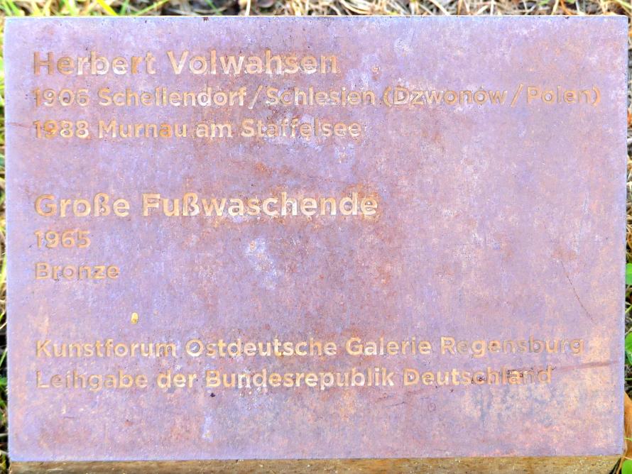 Herbert Volwahsen (1949–1965), Große Fußwaschende, Regensburg, Stadtpark, 1965, Bild 10/10
