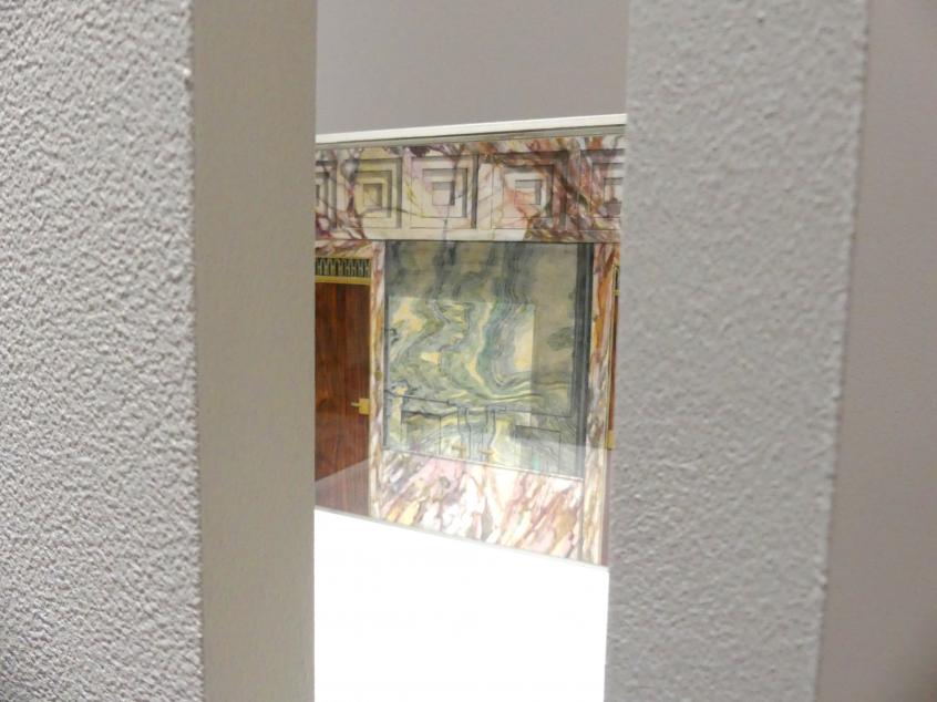 Lucy McKenzie (1997–2019), Faschistisches Badezimmer, München, Museum Brandhorst, Ausstellung "Lucy McKenzie - Prime Suspect" vom 10.09.2020 - 21.02.2021, Saal -1.6, 2012, Bild 4/5