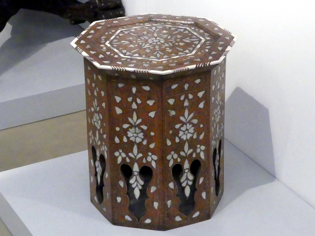 Ägyptisches Rauchtischchen, Nürnberg, Germanisches Nationalmuseum, 19. Jahrhundert - 9, vor 1885, Bild 2/3