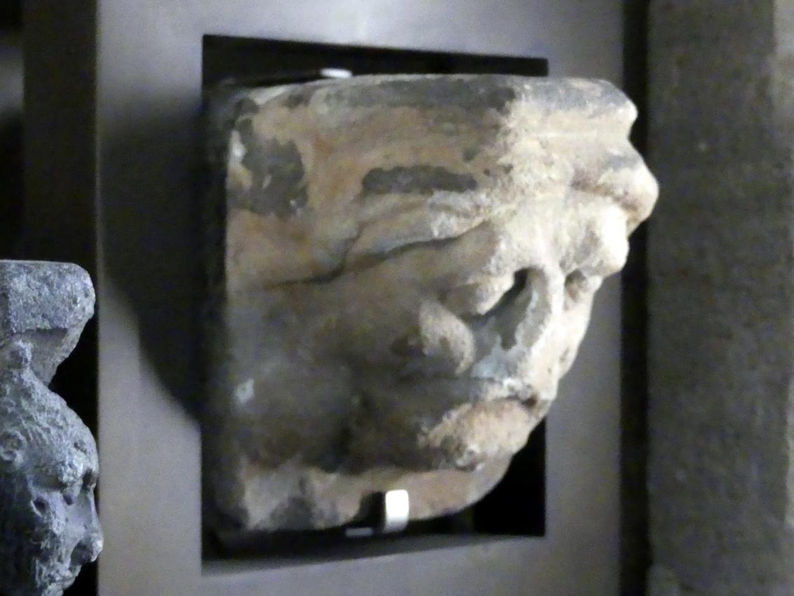 Konsole mit männlichem Kopf, Nürnberg, ehem. Augustinerkloster, jetzt Nürnberg, Germanisches Nationalmuseum, Saal 33, um 1412–1420, Bild 2/3