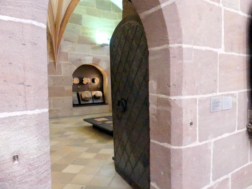 Tür, Nürnberg, Germanisches Nationalmuseum, Saal 32, um 1400, Bild 2/3