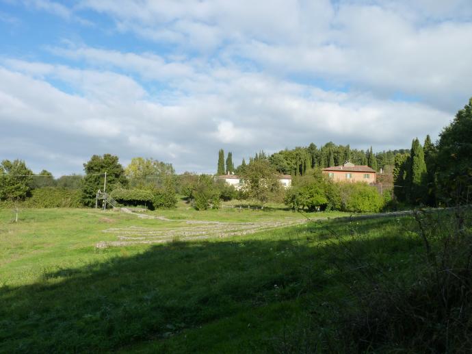 Daniel Spoerri (1955–2014), Labyrinthischer Mauerweg, Seggiano, Il Giardino di Daniel Spoerri, 1996–1998, Bild 3/4