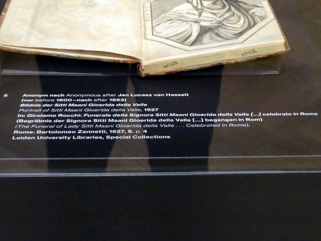 Bildnis der Sitti Maani Gioerida della Valle, Potsdam, Museum Barberini, Ausstellung "Rembrandts Orient" vom 13.03.-27.06.2021, Saal A1, 1627, Bild 2/3