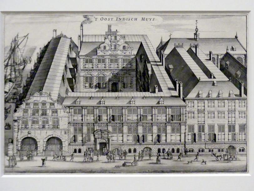 Jacob van Meurs (1663–1682), Der Sitz der Niederländischen Ostindien-Kompanie in Amsterdam ('T Oost Indisch Huys), Potsdam, Museum Barberini, Ausstellung "Rembrandts Orient" vom 13.03.-27.06.2021, Saal A2, 1663, Bild 2/3