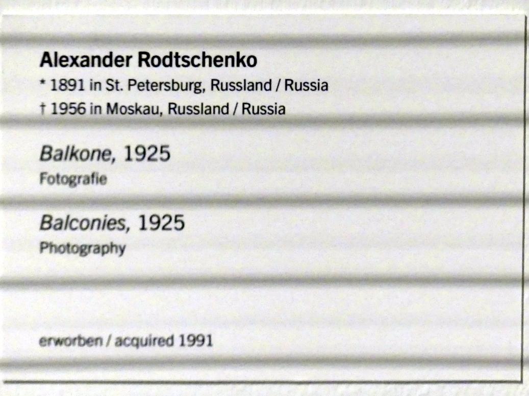 Alexander Michailowitsch Rodtschenko (1918–1930), Balkone, Linz, Lentos Kunstmuseum Linz, Saal 5 - Fotokabinett, 1925, Bild 3/3