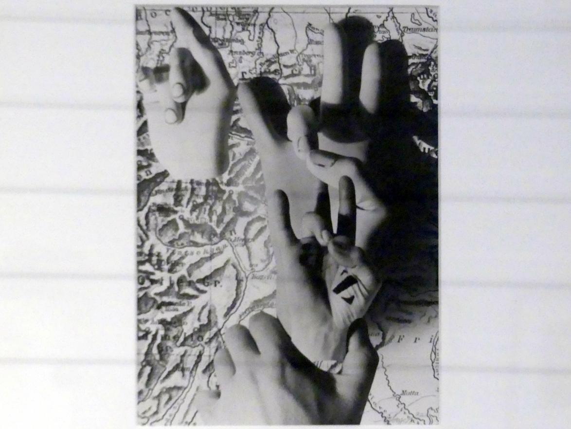 Herbert Bayer (1925–1972), Hands act, Linz, Lentos Kunstmuseum Linz, Saal 5 - Fotokabinett, 1932, Bild 2/3