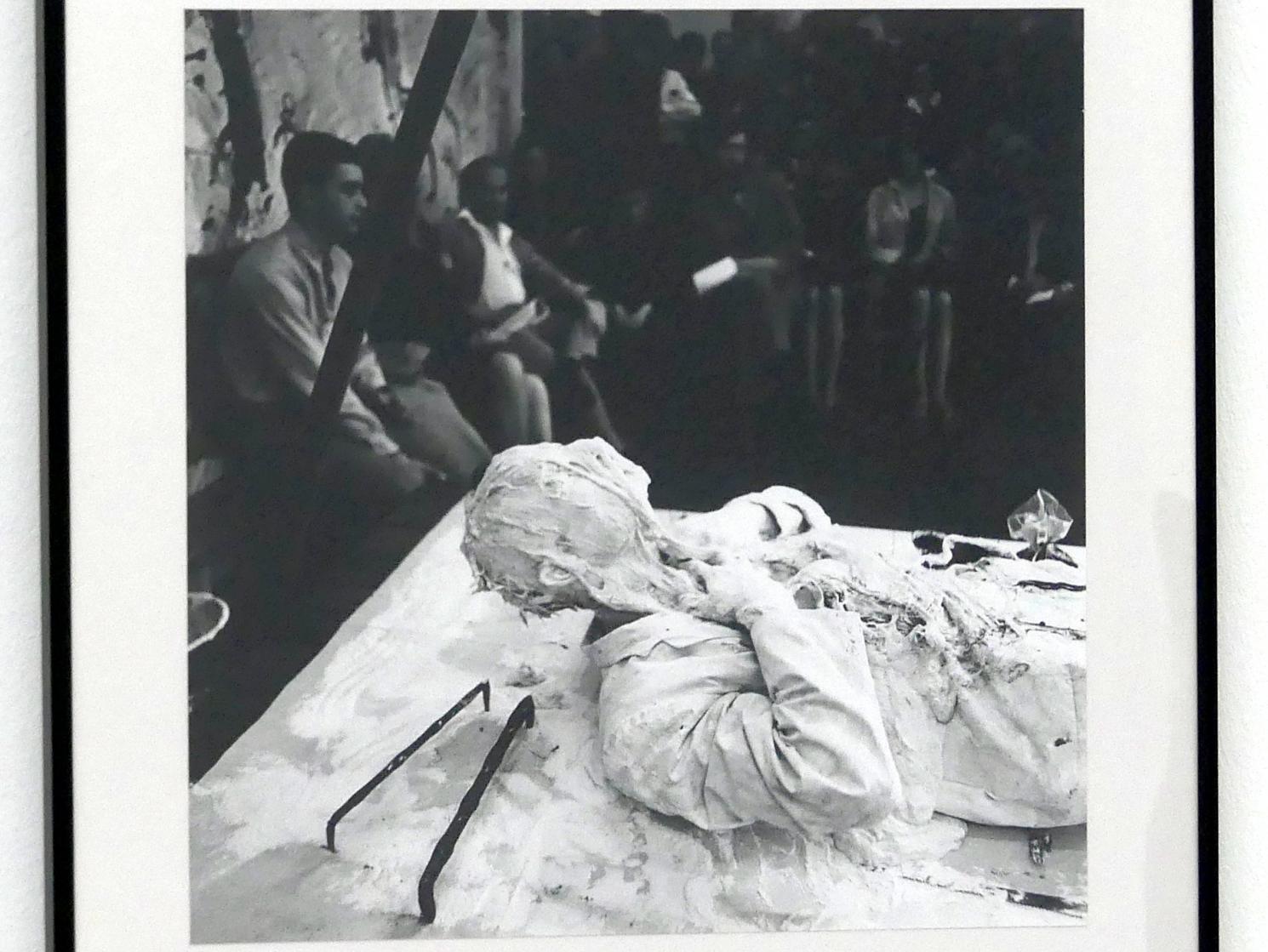 Günter Brus (1964–1965), Wiener Spaziergang, Linz, Lentos Kunstmuseum Linz, Saal 9 - Das Jahrzehnt des Aufbruchs, 1965, Bild 10/16