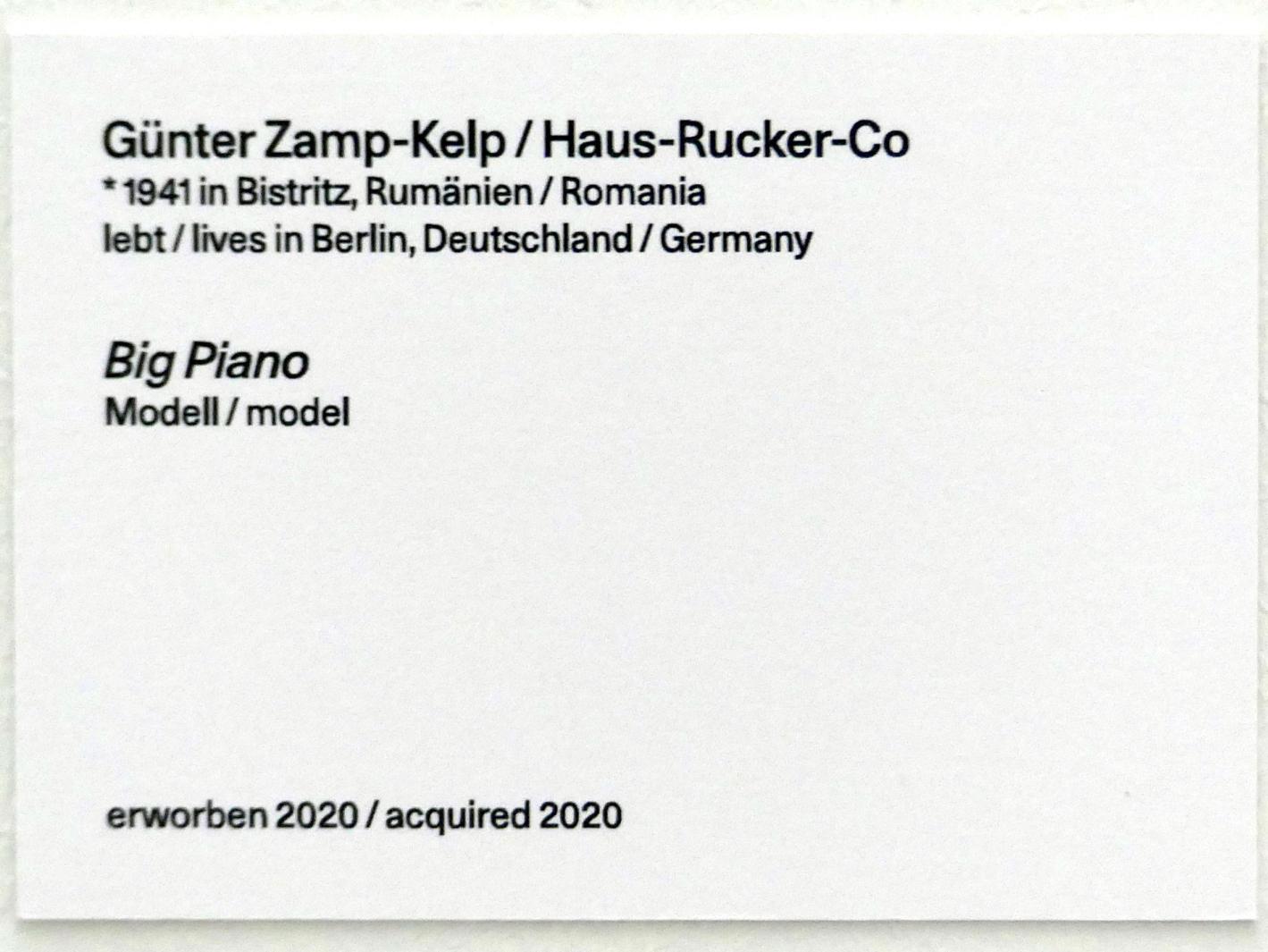 Günter Zamp Kelp (1970–1973), Big Piano, Linz, Lentos Kunstmuseum Linz, Saal 11 - Performance, Konzeptionelle Kunst und Fotorealismus, Undatiert, Bild 4/4