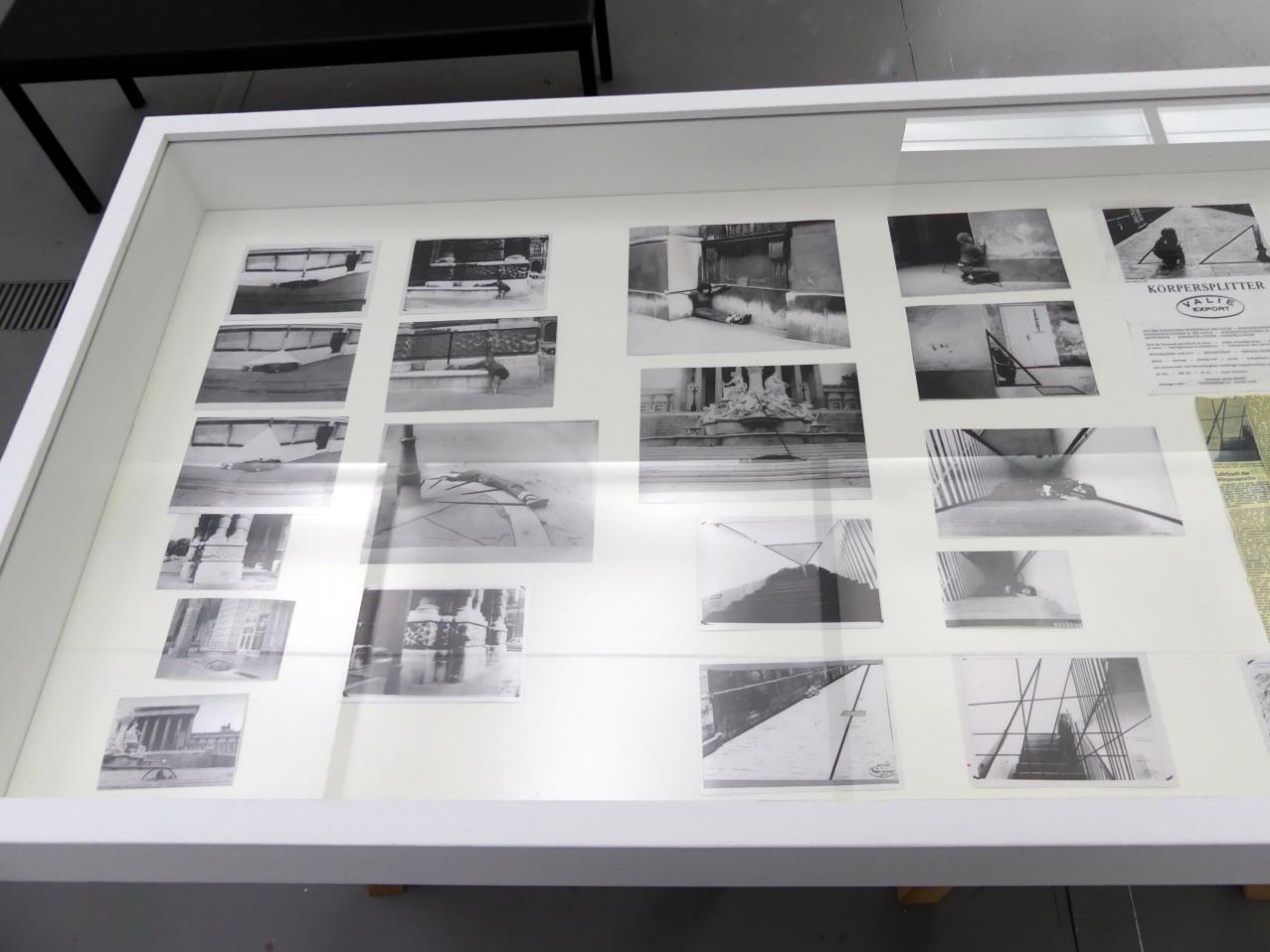 Valie Export (Waltraud Stockinger) (1969–2011), Körperkonfigurationen, Linz, Lentos Kunstmuseum Linz, Saal 11 - Performance, Konzeptionelle Kunst und Fotorealismus, 1972–1982, Bild 2/4