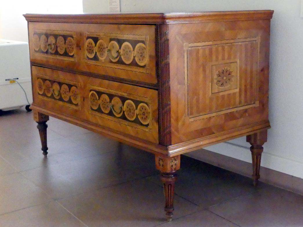 Kommode, Würzburg, Museum für Franken (ehem. Mainfränkisches Museum), Steinsaal, um 1780–1790, Bild 2/3