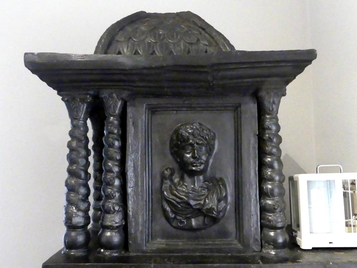 Ofen, Remlingen (Unterfranken), Castellsche Schloss, jetzt Würzburg, Museum für Franken (ehem. Mainfränkisches Museum), Steinsaal, 1722, Bild 4/5