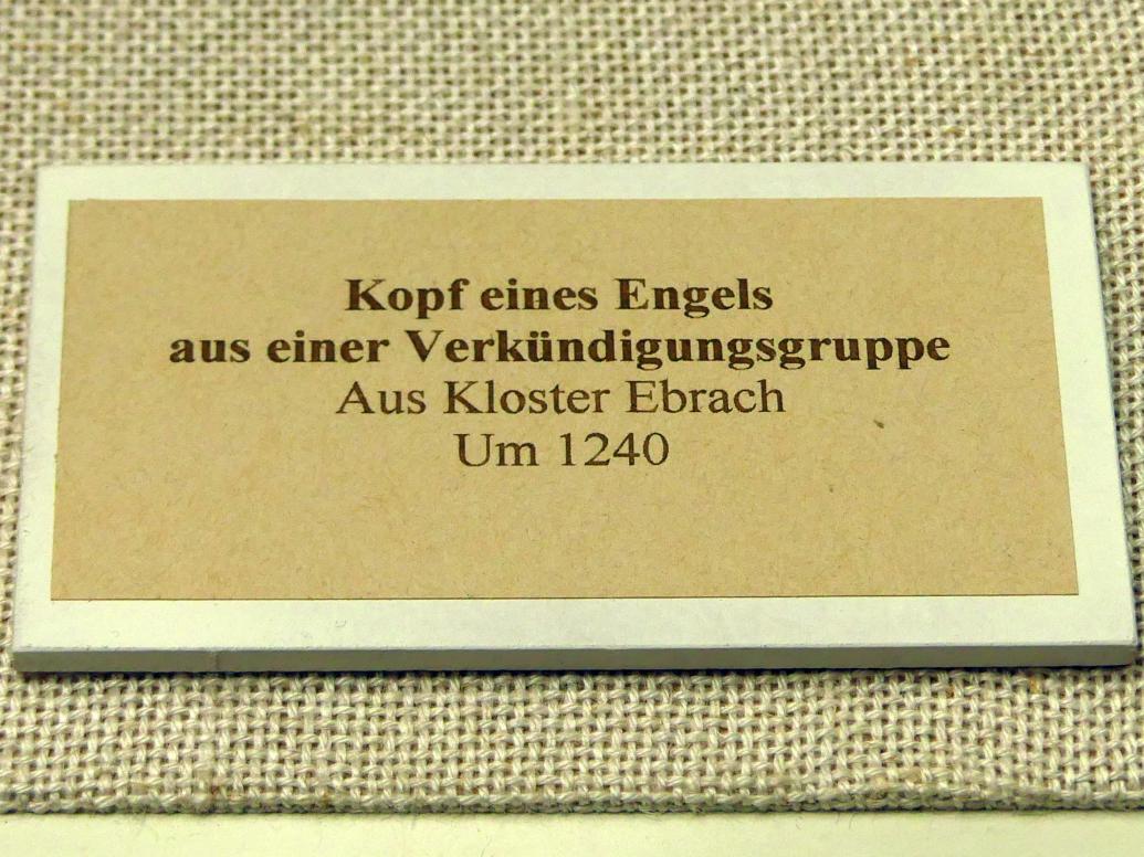 Kopf eines Engels aus einer Verkündigungsgruppe, Ebrach, ehem. Zisterzienserkloster, jetzt Würzburg, Museum für Franken (ehem. Mainfränkisches Museum), Romanischer Raum, um 1240, Bild 2/2