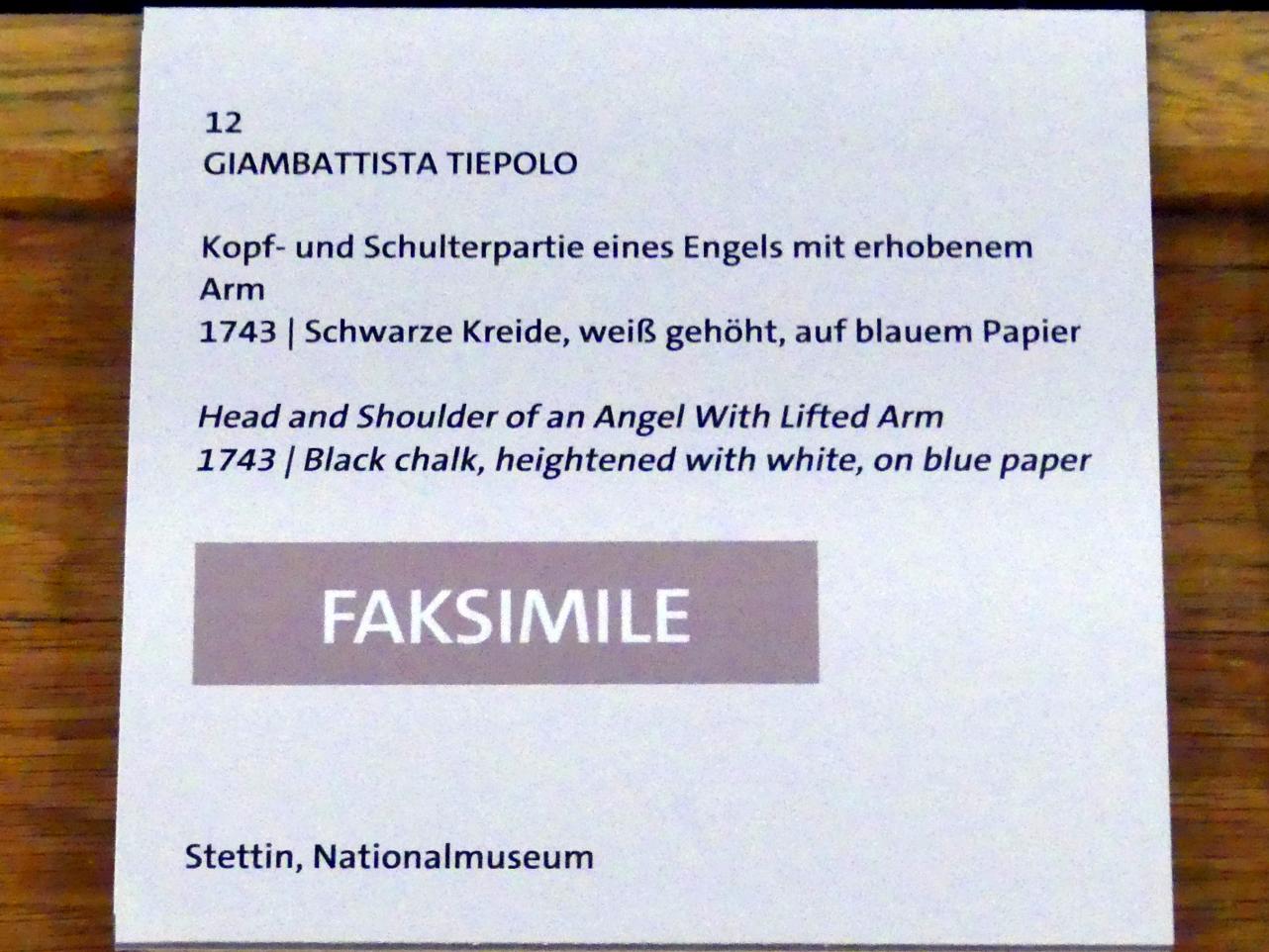 Giovanni Battista Tiepolo (1715–1785), Kopf- und Schulterpartie eines Engels mit erhobenem Arm (Faksimile), Würzburg, Martin von Wagner Museum, Ausstellung "Tiepolo und seine Zeit in Würzburg" vom 31.10.2020-15.07.2021, Saal 1, 1743, Bild 3/3