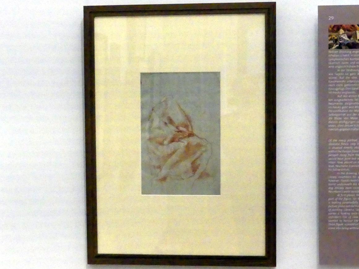 Giovanni Battista Tiepolo (1715–1785), Umhang einer im Profil nach rechts gewendeten Figur, Würzburg, Martin von Wagner Museum, Ausstellung "Tiepolo und seine Zeit in Würzburg" vom 31.10.2020-15.07.2021, Saal 2, 1752, Bild 2/4