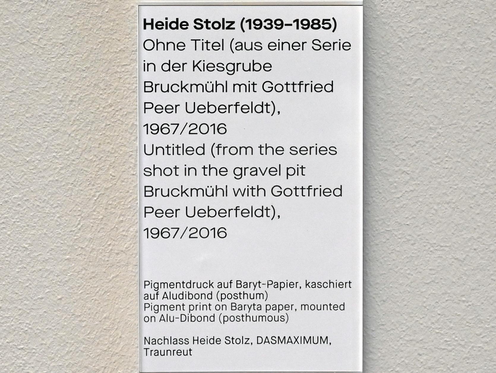 Heide Stolz (1960–1969), Ohne Titel (aus einer Serie in der Kiesgrube Bruckmühl mit Gottfried Peer Ueberfeldt), Chemnitz, Museum Gunzenhauser, Saal 1.9 - Uwe Lausen und Heide Stolz, 1967, Bild 2/2