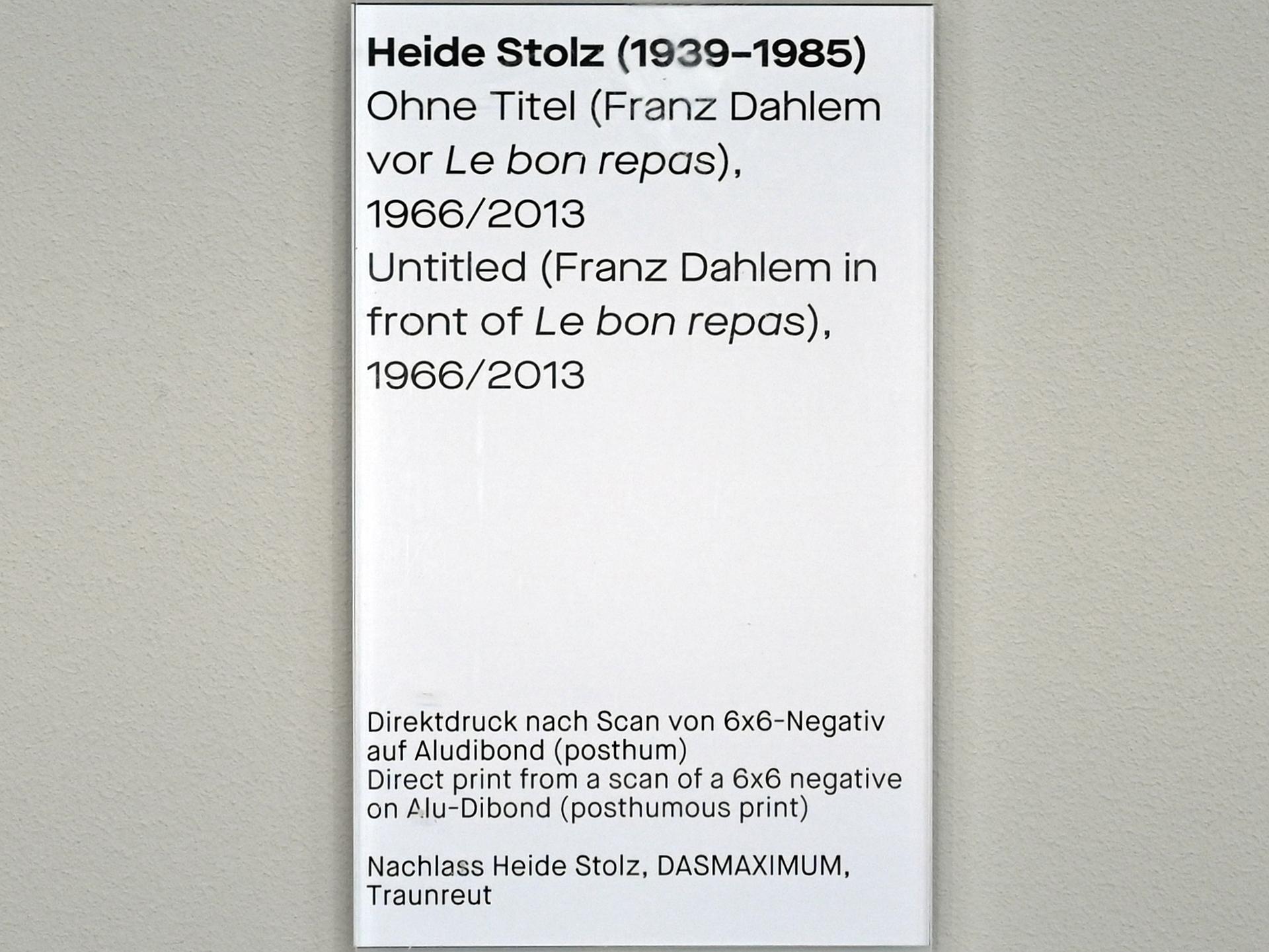 Heide Stolz (1960–1969), Ohne Titel (Franz Dahlem vor Le bon repas), Chemnitz, Museum Gunzenhauser, Saal 1.10 - Uwe Lausen und Heide Stolz, 1966, Bild 2/2