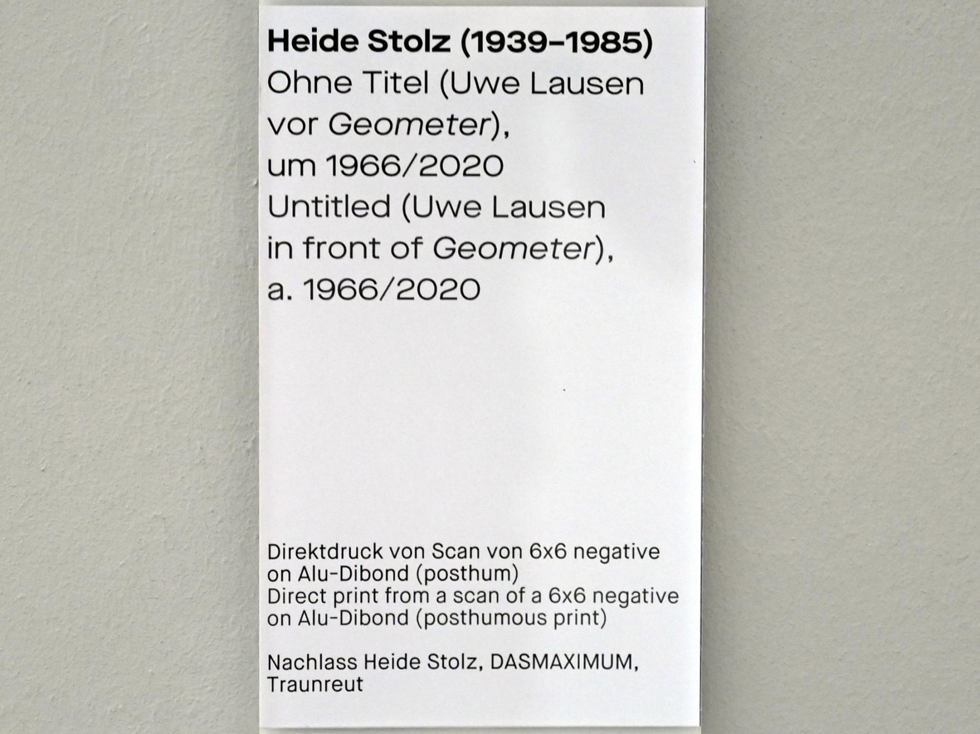 Heide Stolz (1960–1969), Ohne Titel (Uwe Lausen vor Geometer), Chemnitz, Museum Gunzenhauser, Saal 1.10 - Uwe Lausen und Heide Stolz, um 1966, Bild 2/2