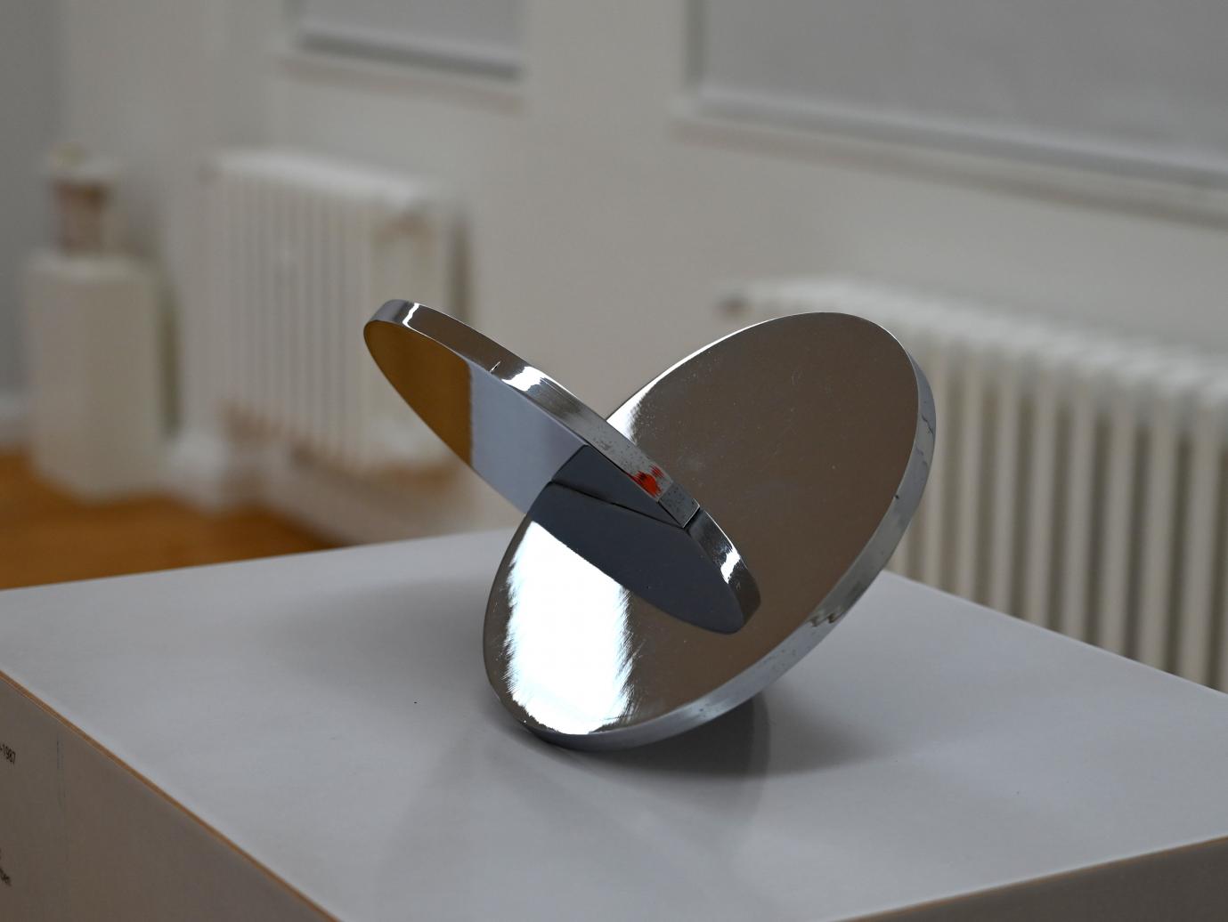 Hermann Glöckner (1931–1981), Rollplastik, Chemnitz, Kunstsammlungen am Theaterplatz, Form Fläche Geste, Saal 1, 1980, Bild 2/3