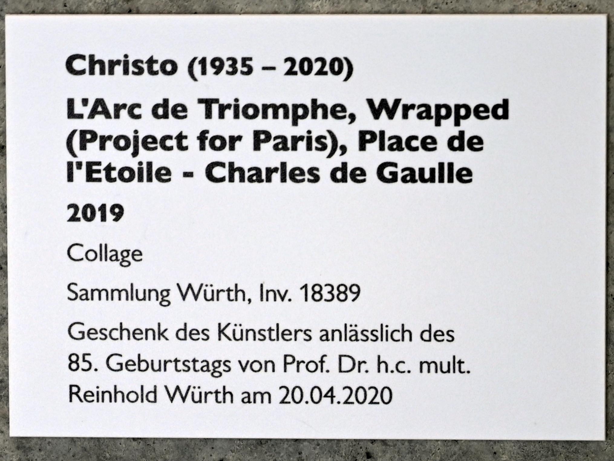 Christo (1961–2019), L'Arc de Triomphe, Wrapped (Project for Paris), Place de l'Etoile - Charles de Gaulle, Künzelsau, Museum Würth 2, Carmen Würth Forum, 2019, Bild 2/2