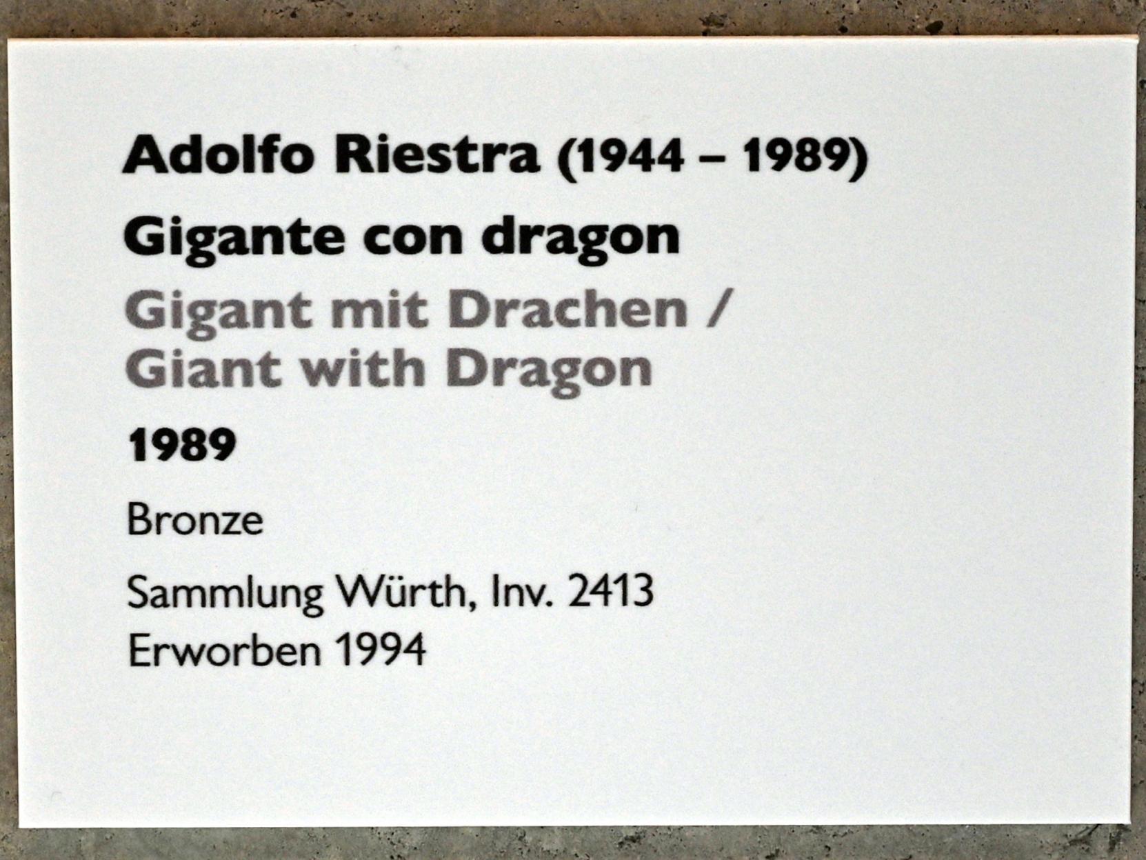 Adolfo Riestra (1985–1989), Gigant mit Drachen, Künzelsau, Museum Würth 2, Carmen Würth Forum, 1989, Bild 3/3