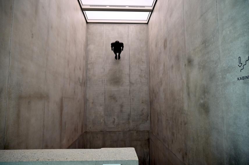 Antony Gormley (1992–2018), Edge II, Künzelsau, Museum Würth 2, Treppenhaus, 1998, Bild 3/4