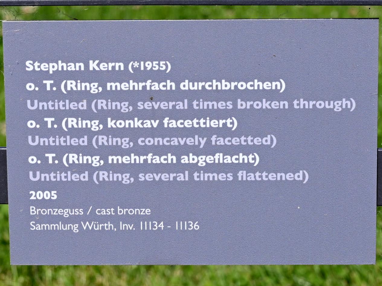 Stephan Kern (2005–2006), o. T. (Ring, mehrfach durchbrochen), Künzelsau, Skulpturengarten am Carmen Würth Forum, 2005, Bild 3/3