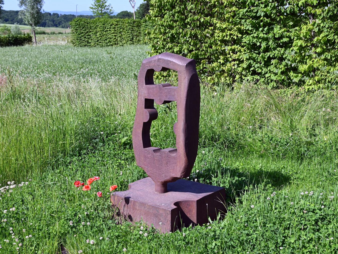 Eduardo Chillida (1955–1997), Gruß an Parmenides, Künzelsau, Skulpturengarten am Carmen Würth Forum, 1995, Bild 2/4