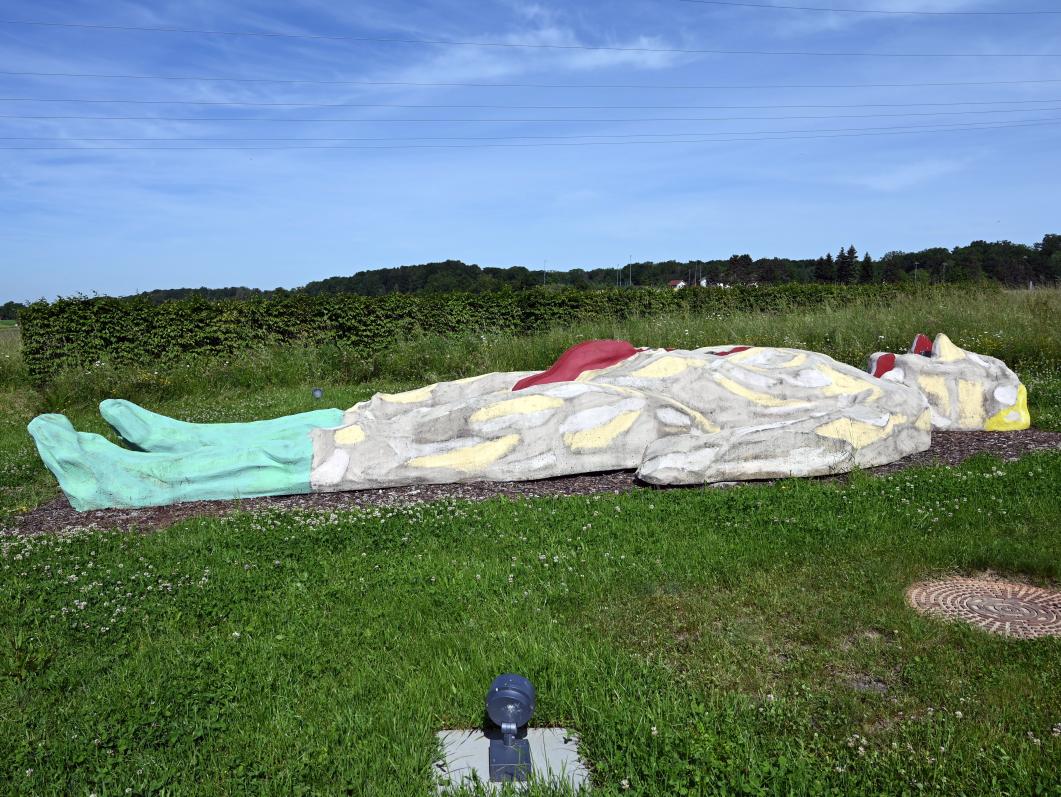 Alfred Hrdlicka (1957–1994), King Lear - Der geteilte Mensch, Künzelsau, Skulpturengarten am Carmen Würth Forum, 1994, Bild 2/9
