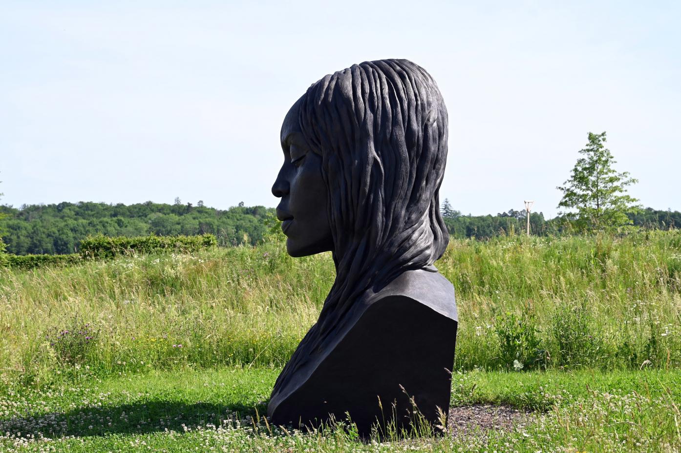 Helga Vockenhuber (2012), Die neue Eva, Künzelsau, Skulpturengarten am Carmen Würth Forum, 2012, Bild 2/8