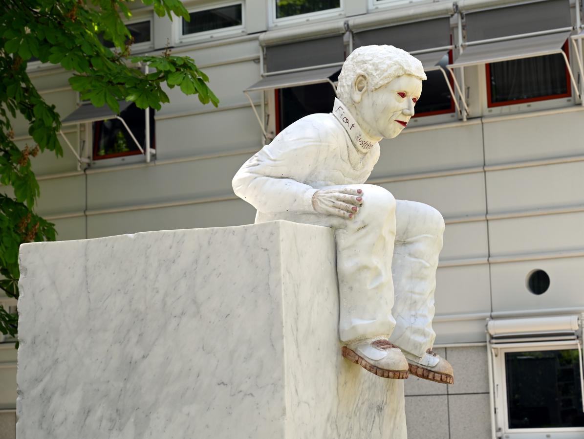 Markus Redl (2008–2019), Stein 73/64 [Exitus], Künzelsau, Skulpturengarten am Carmen Würth Forum, 2008, Bild 4/8