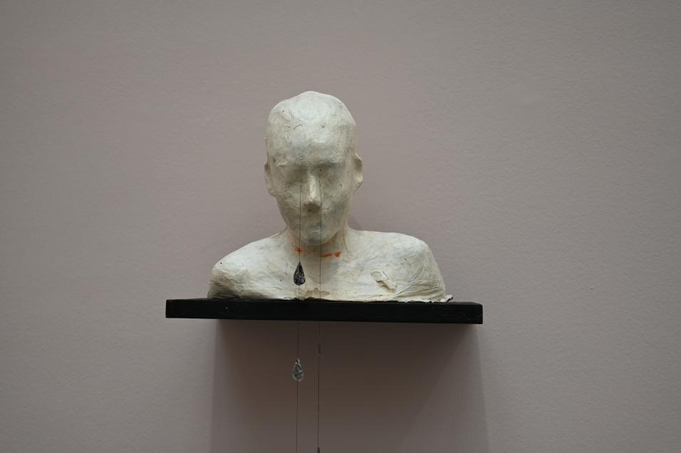 Kiki Smith (1992–2000), Untitled (Tears Bust), München, Pinakothek der Moderne, Saal 4, 1992, Bild 4/6