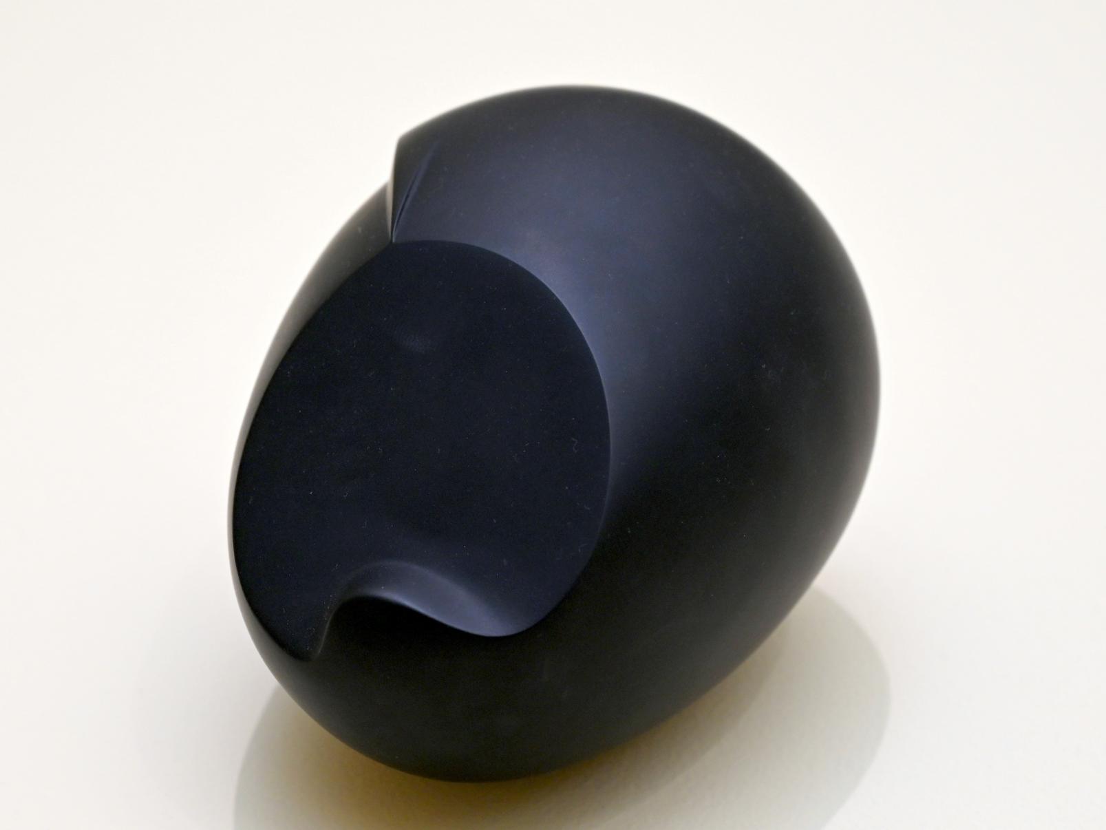 Sherrie Levine (1984–1994), Black Newborn, München, Pinakothek der Moderne, Saal 5, 1994, Bild 2/3