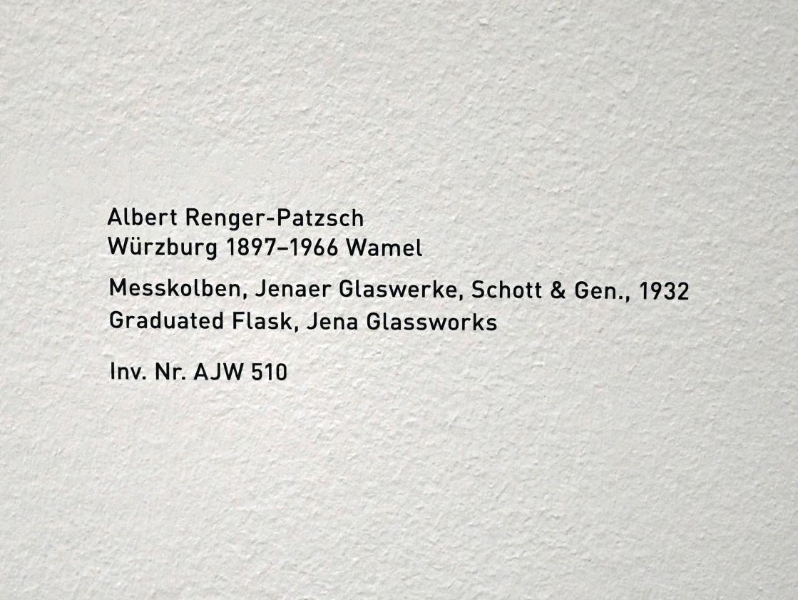 Albert Renger-Patzsch (1925–1959), Messkolben, Jenaer Glaswerke, Schott & Gen., München, Pinakothek der Moderne, Saal 8, 1932, Bild 2/2