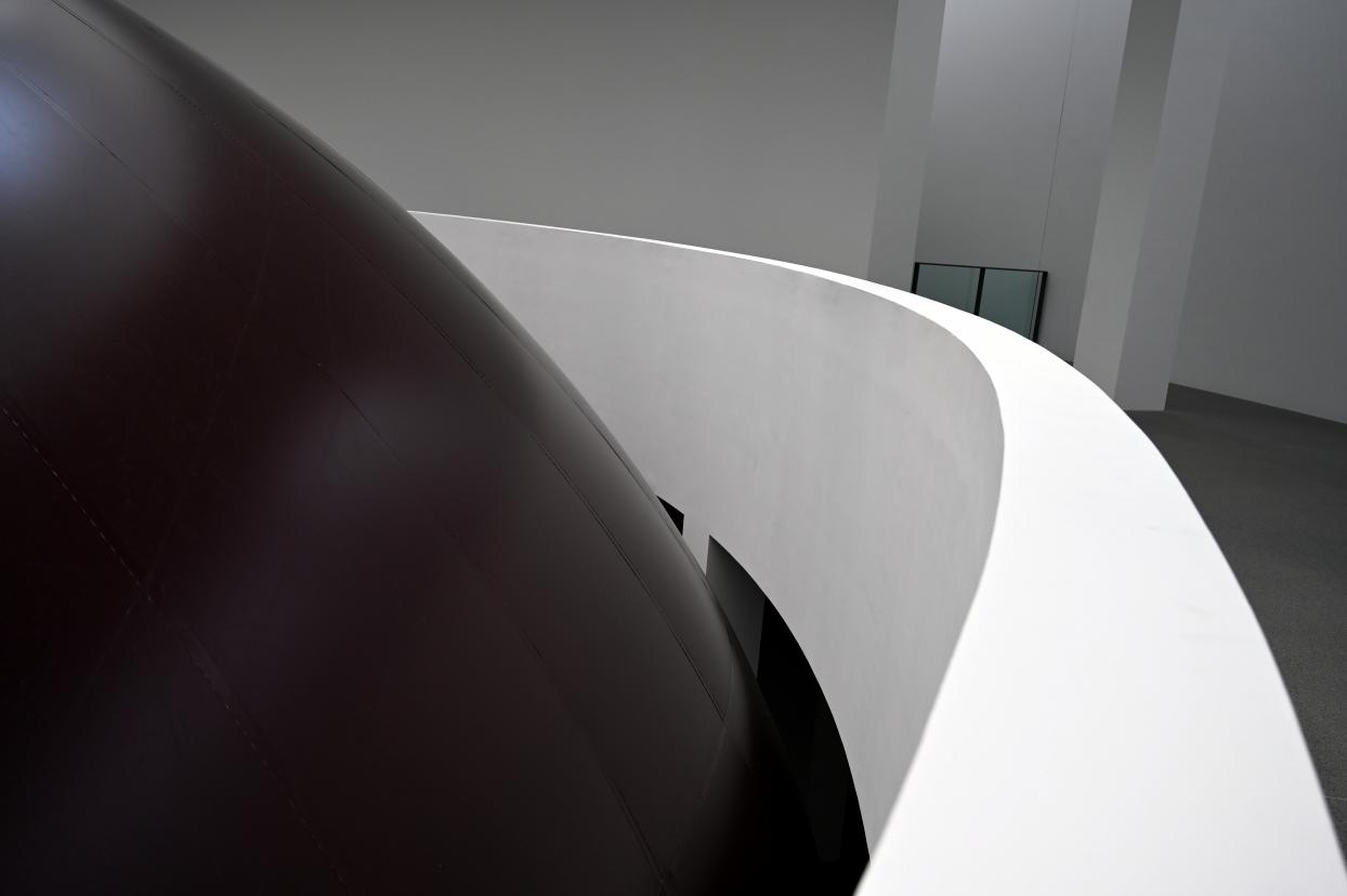 Anish Kapoor (2003–2020), HOWL, München, Pinakothek der Moderne, Rotunde 2021, 2020, Bild 9/12