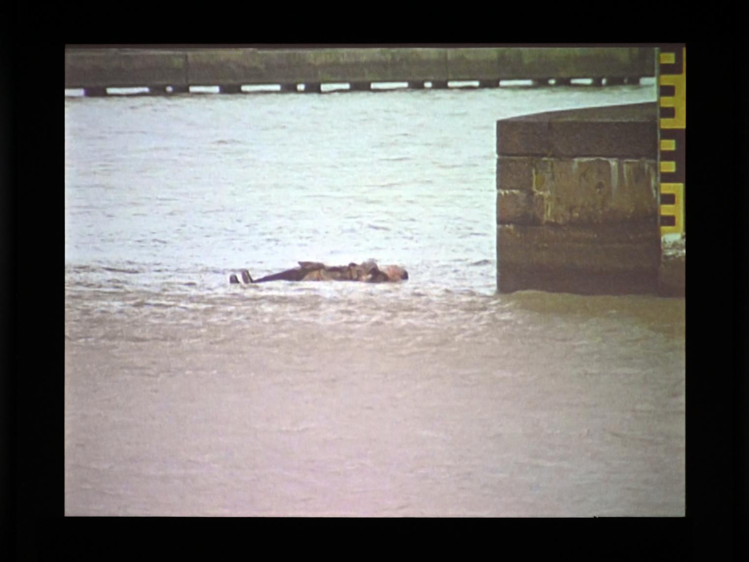 Mathilde ter Heijne (2000–2005), Mathilde, Mathilde..., München, Pinakothek der Moderne, Saal 30a, 2000, Bild 8/9